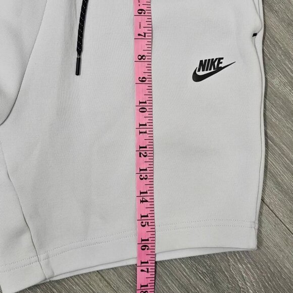 Nike Men’s M Tech Fleece Light Gray Shorts Drawstring Logo Athletic Casual - Picture 7 of 10
